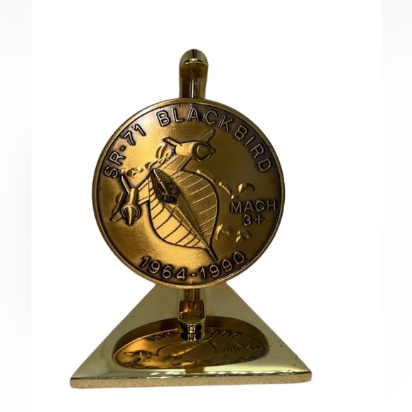 BLACKBIRD SR-71 MACH 3+ COLLECTABLE DISPLAY COIN BRASS - Picture 1 of 12